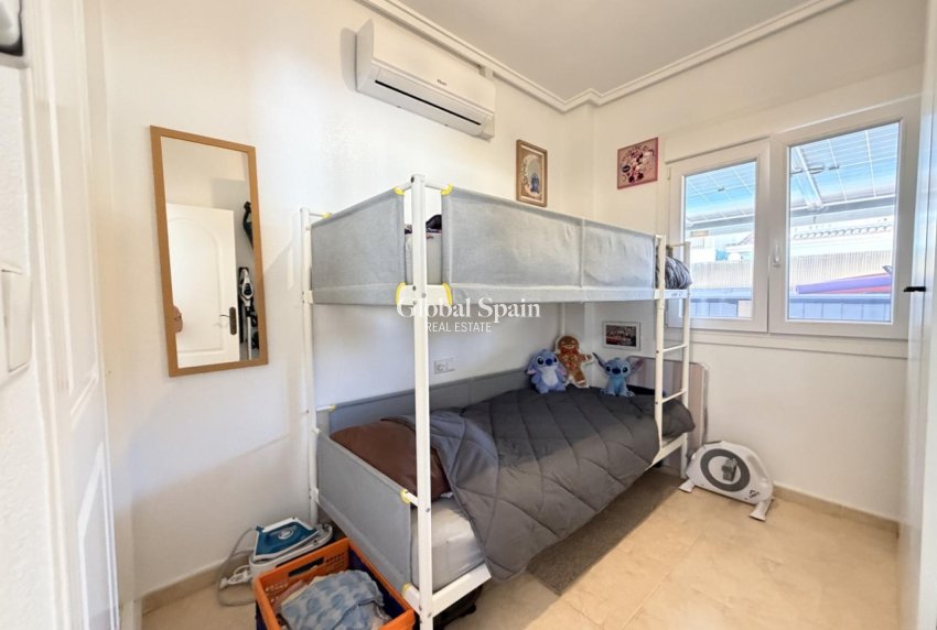 Venta - CASA -
ROJALES - Inland