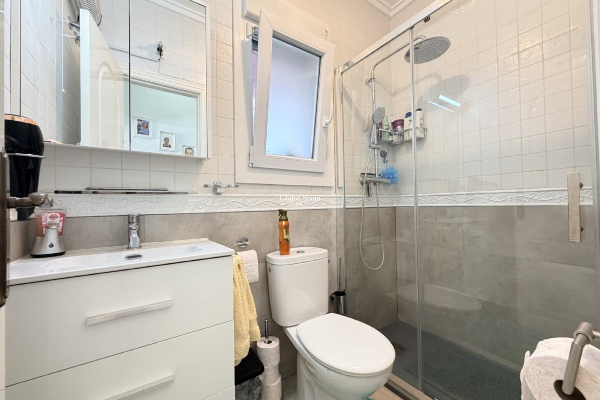 Venta - CASA -
ROJALES - Inland