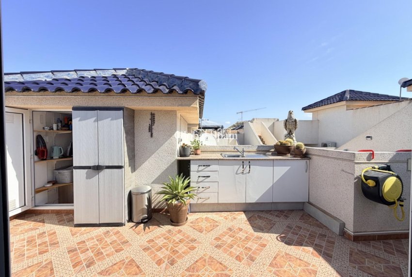 Venta - CASA -
ROJALES - Inland