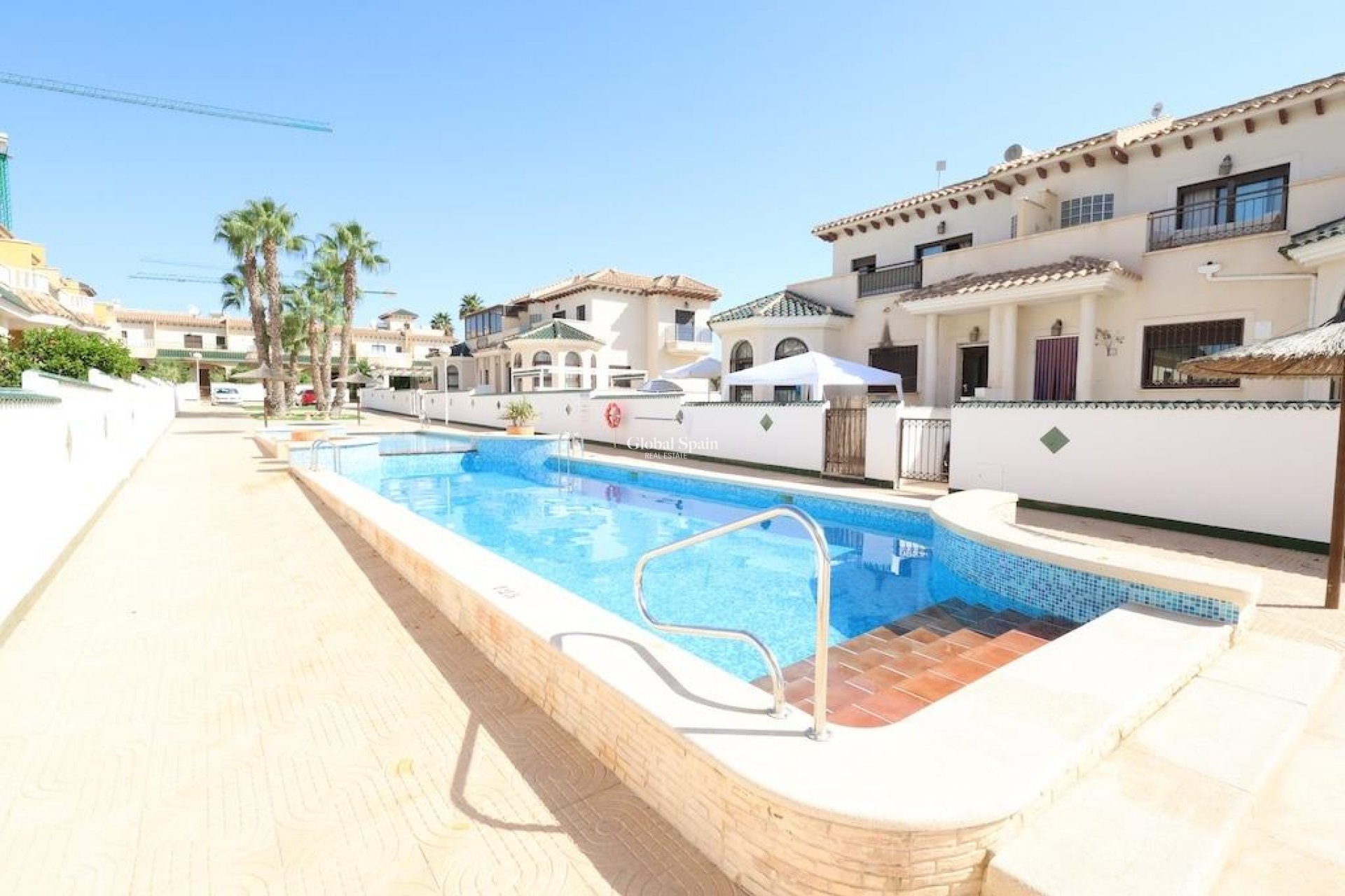 Venta - CASA -
ROJALES - Inland