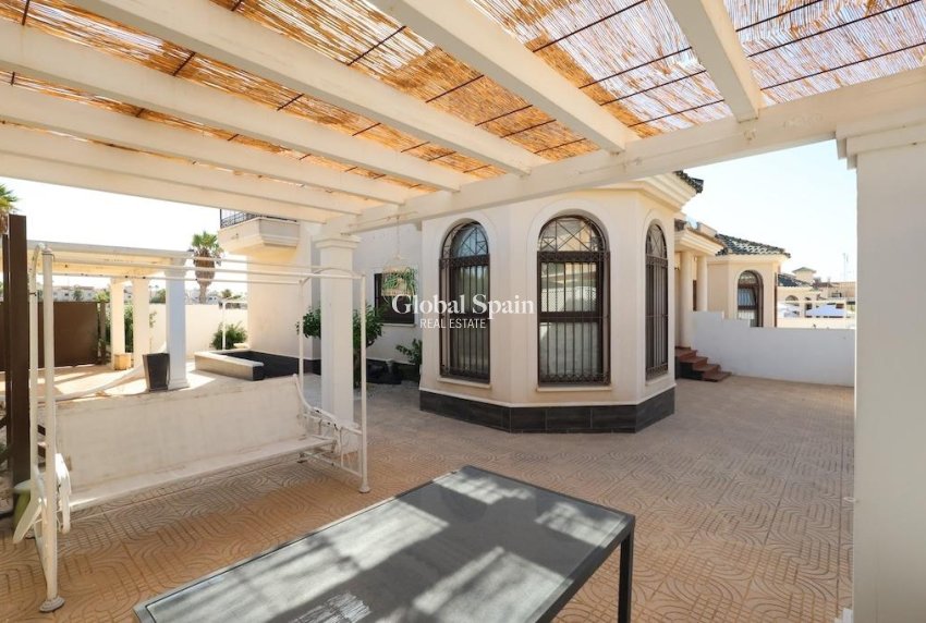 Venta - CASA -
ROJALES - Inland