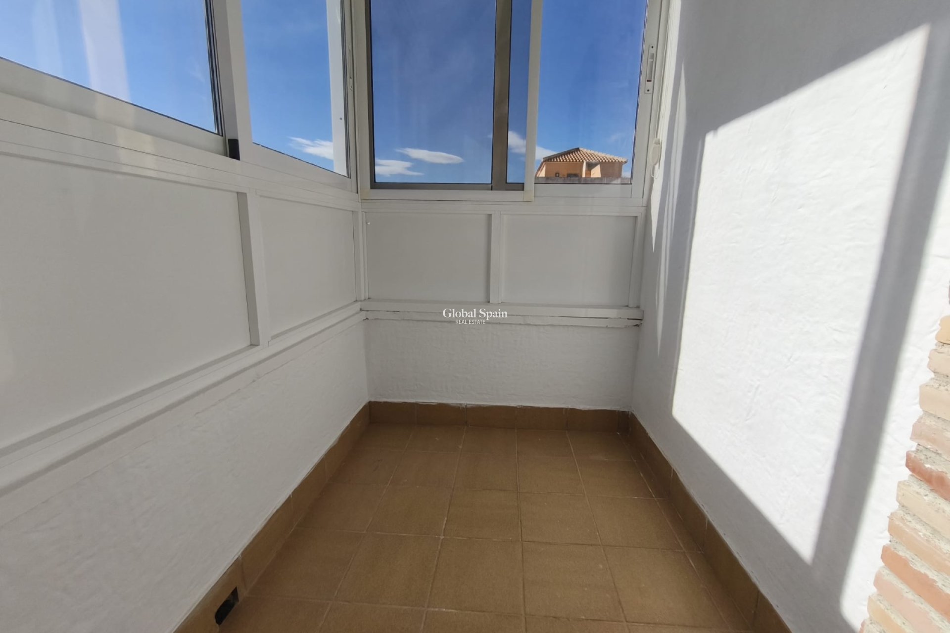 Venta - CASA -
ROJALES - Inland