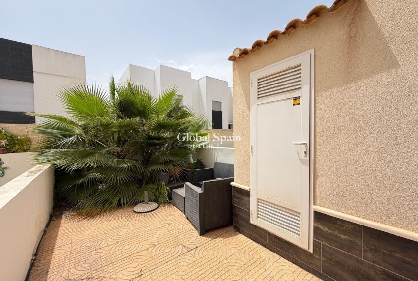 Venta - CASA -
ROJALES - Lo Marabú