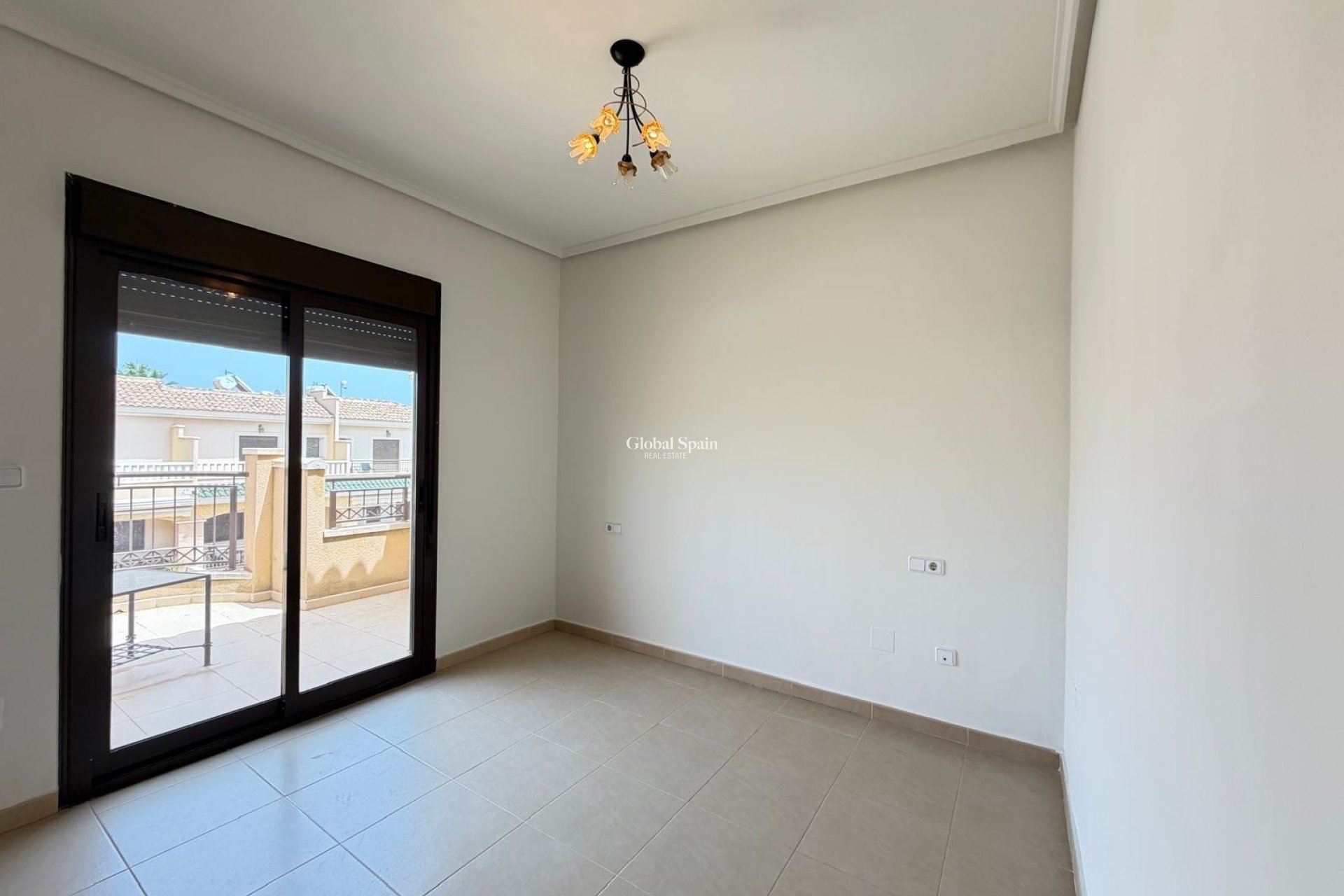 Venta - CASA -
ROJALES - Lo Marabú