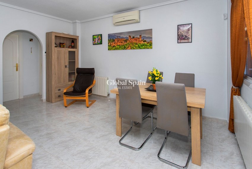 Venta - CASA -
ROJALES - Pueblo