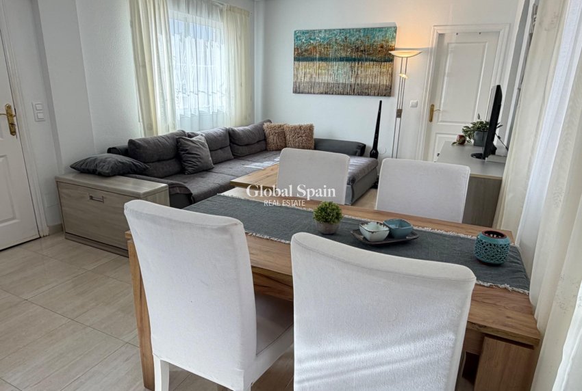 Venta - CASA -
ROJALES - Pueblo