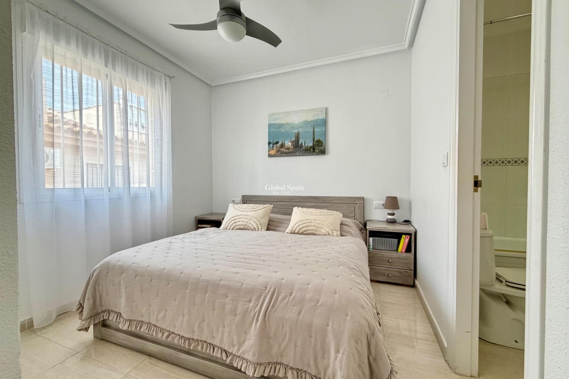 Venta - CASA -
ROJALES - Pueblo