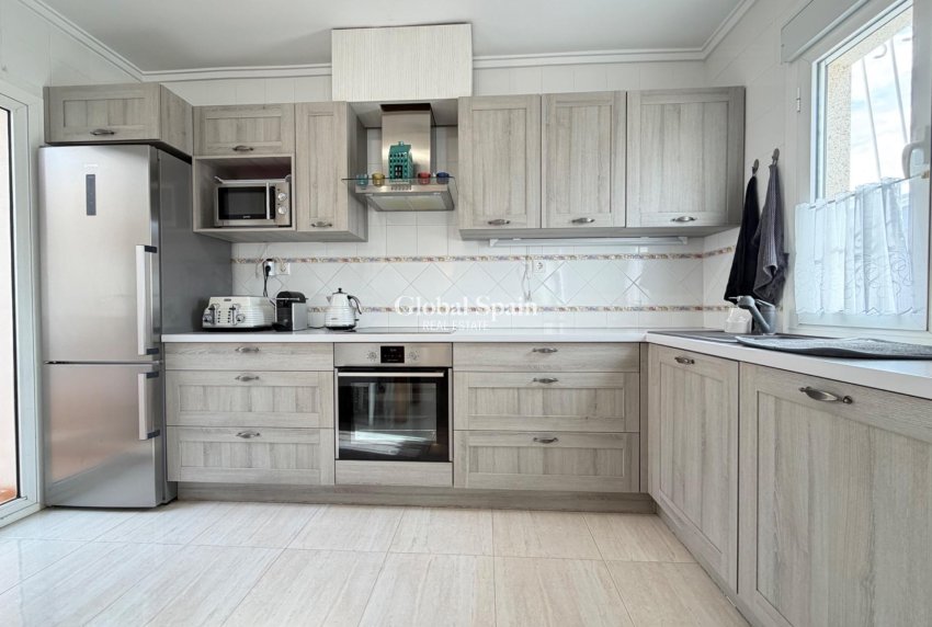 Venta - CASA -
ROJALES - Pueblo