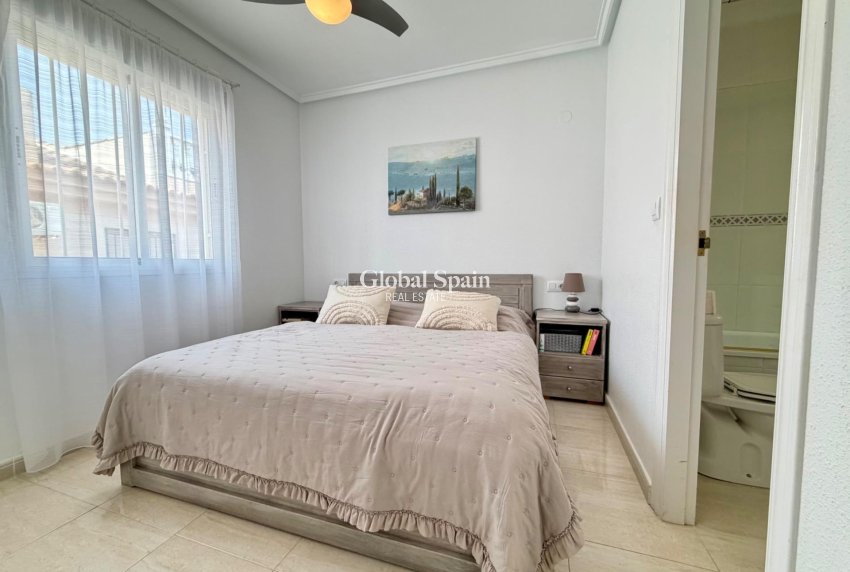 Venta - CASA -
ROJALES - Pueblo