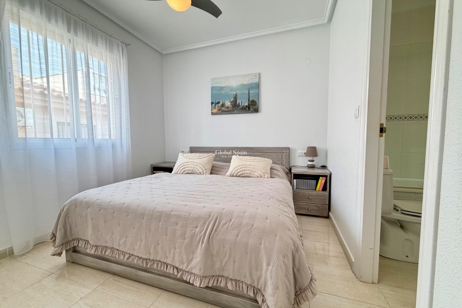 Venta - CASA -
ROJALES - Pueblo