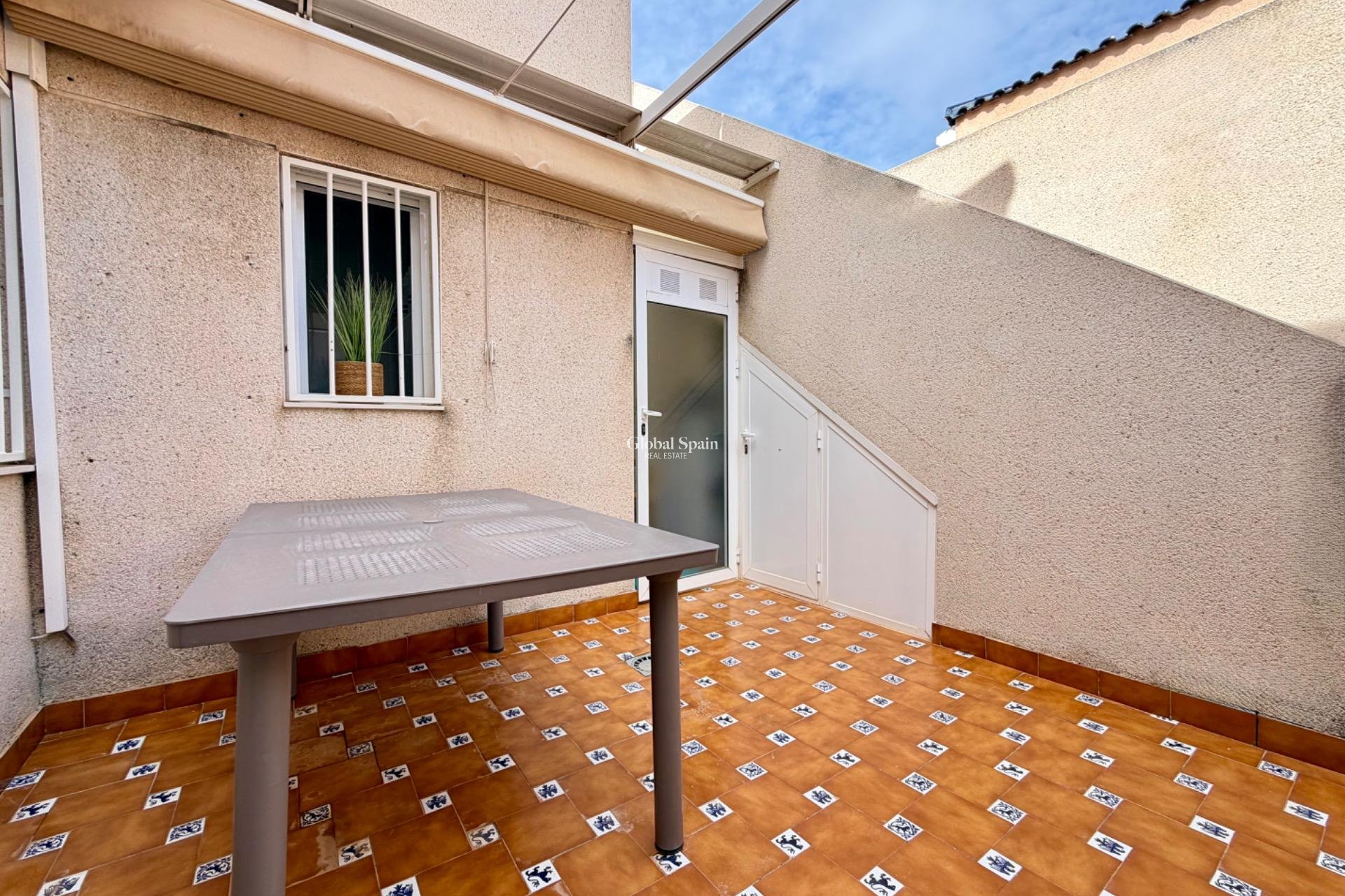 Venta - CASA -
ROJALES - Pueblo