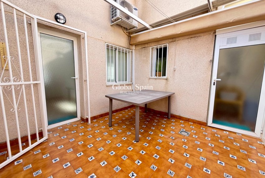 Venta - CASA -
ROJALES - Pueblo