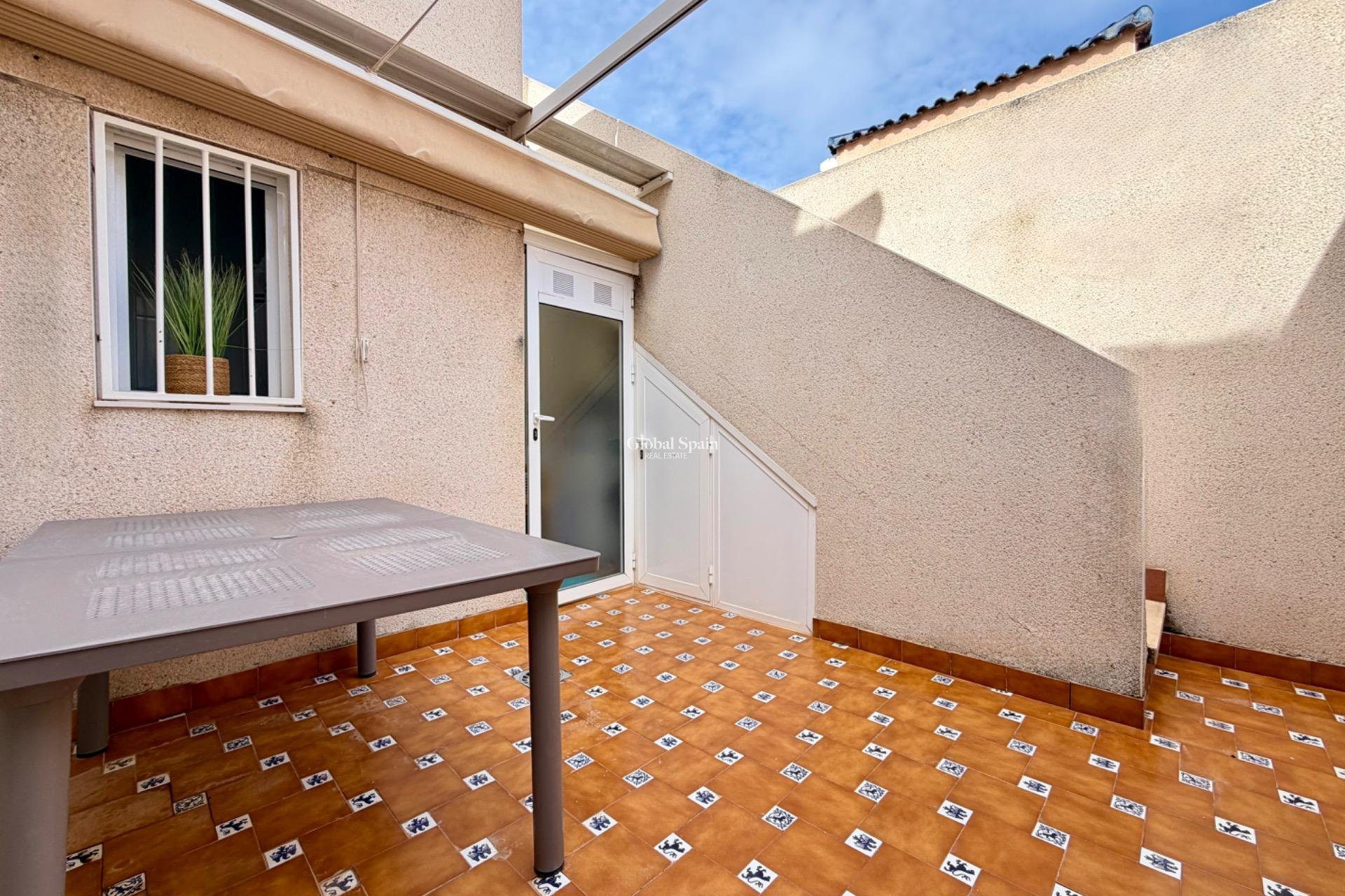 Venta - CASA -
ROJALES - Pueblo