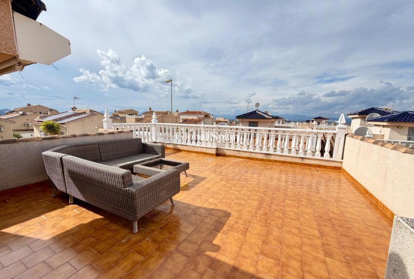 Venta - CASA -
ROJALES - Pueblo