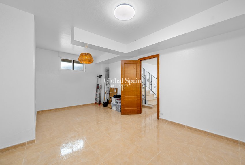 Venta - CASA -
SAN MIGUEL DE SALINAS - Costa Blanca