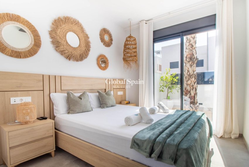 Venta - Casa -
Santiago de la ribera - zona san blas