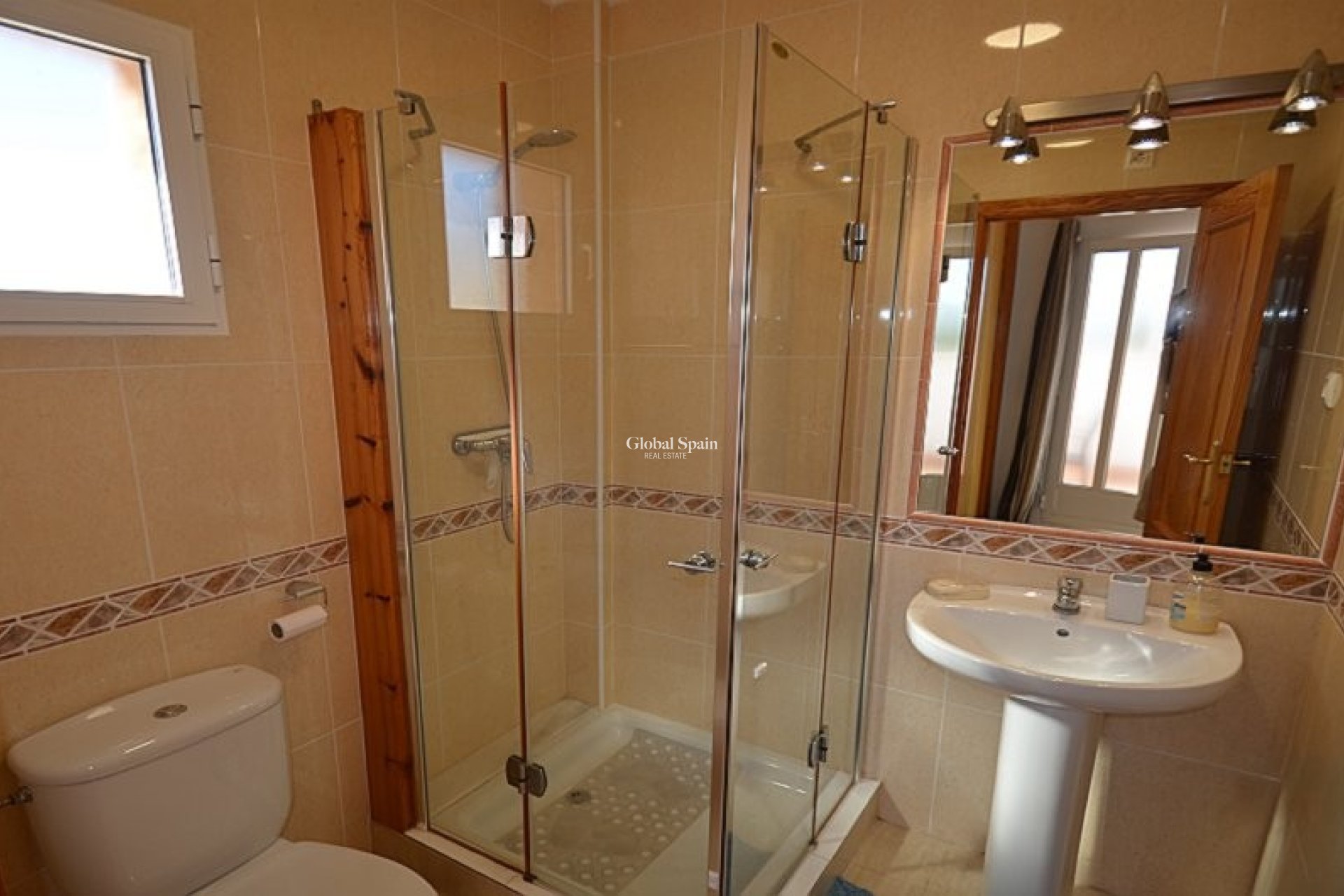 Venta - CASA -
SUCINA - Inland