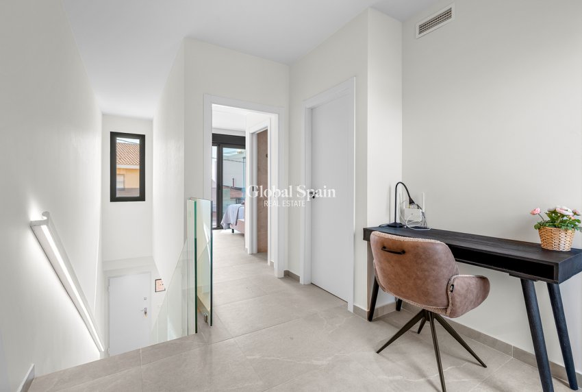 Venta - CASA -
TORRE DE LA HORADADA - Costa Blanca
