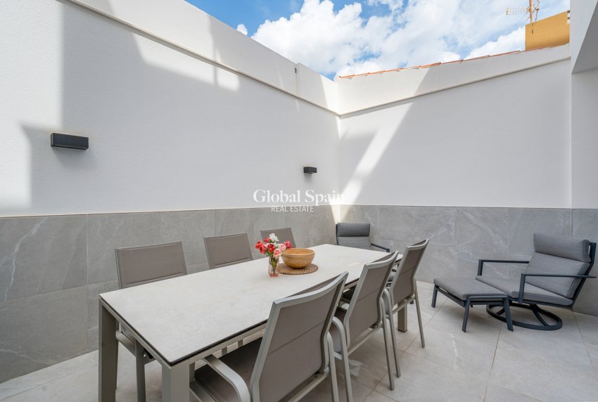 Venta - CASA -
TORRE DE LA HORADADA - Costa Blanca