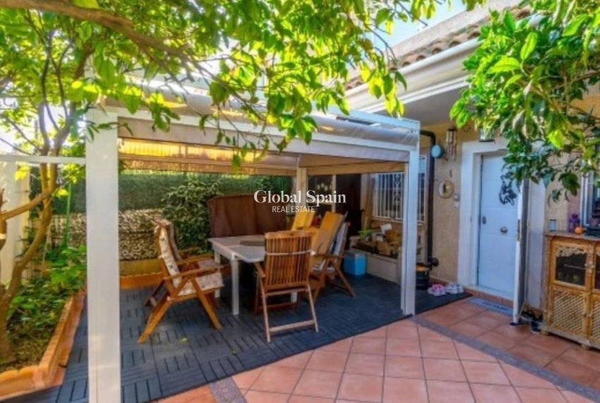 Venta - CASA -
TORREVIEJA - Aguas Nuevas