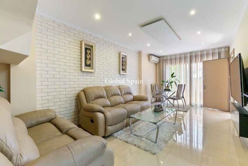 Venta - CASA -
TORREVIEJA - Aguas Nuevas