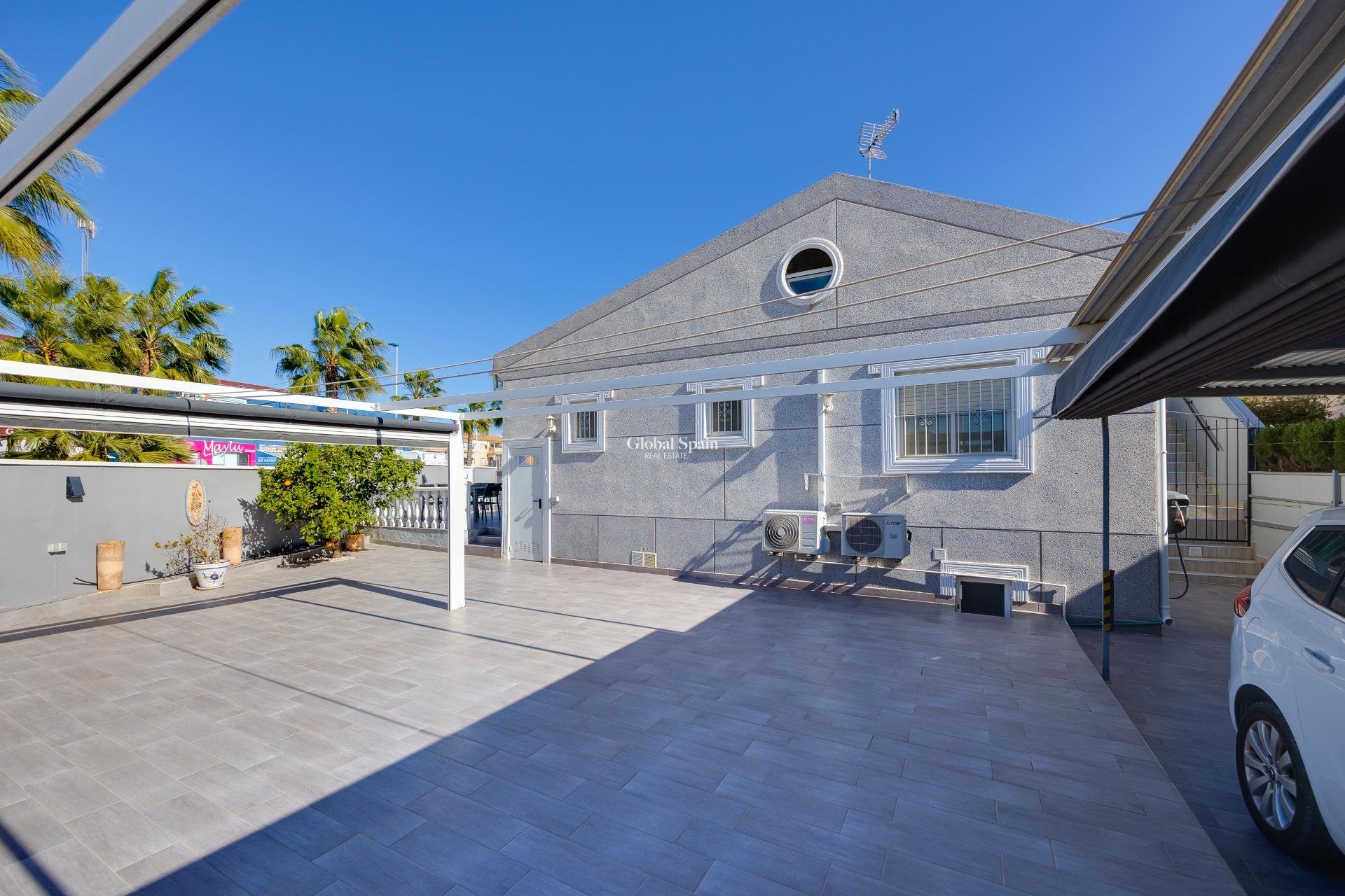 Venta - CASA -
TORREVIEJA - Aguas Nuevas