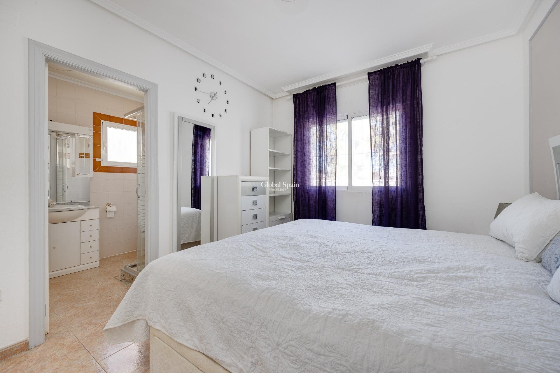 Venta - CASA -
TORREVIEJA - Aguas Nuevas