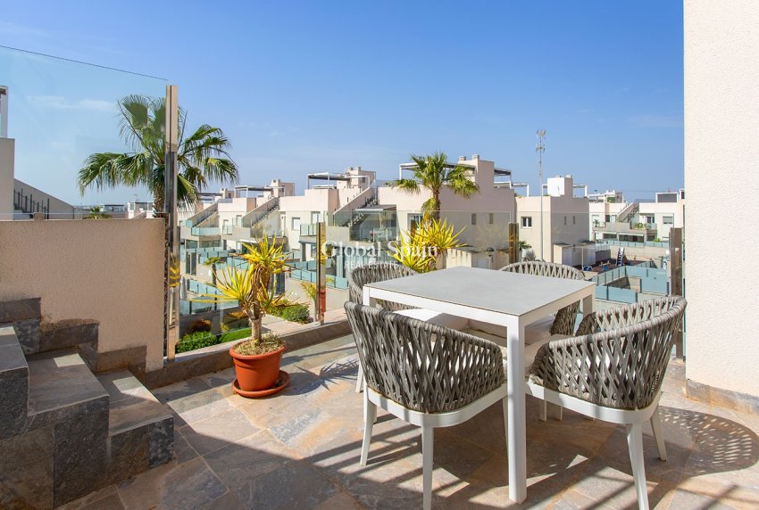 Venta - CASA -
TORREVIEJA - Aguas Nuevas