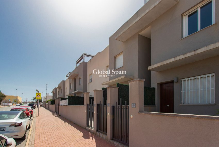 Venta - CASA -
TORREVIEJA - Aguas Nuevas