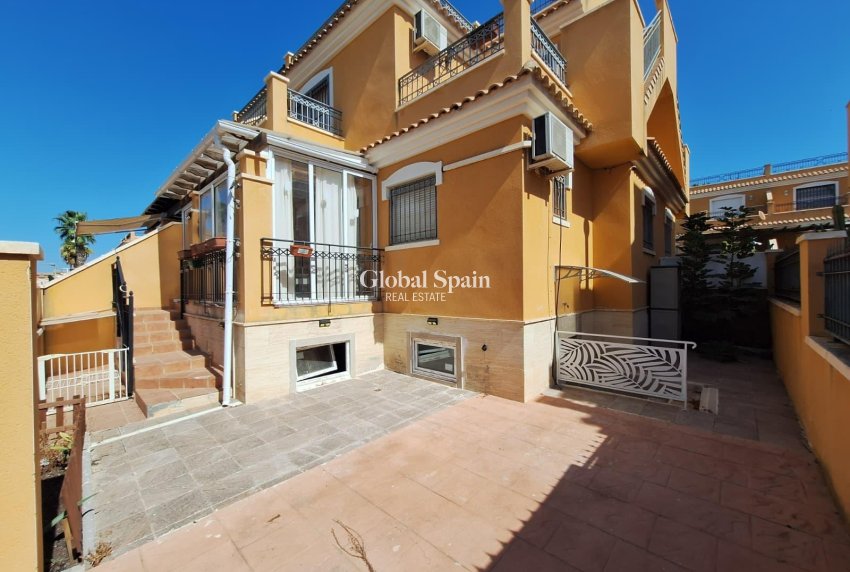 Venta - CASA -
TORREVIEJA - Aguas Nuevas
