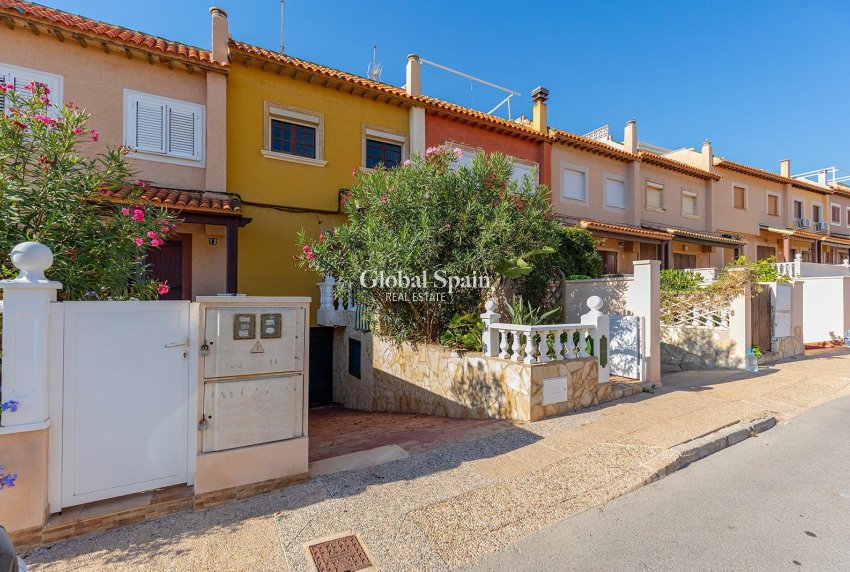 Venta - CASA -
TORREVIEJA - Cala de cabo cervera