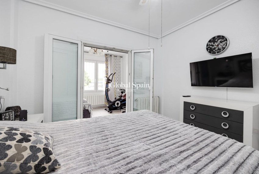 Venta - CASA -
TORREVIEJA - Calas blanca