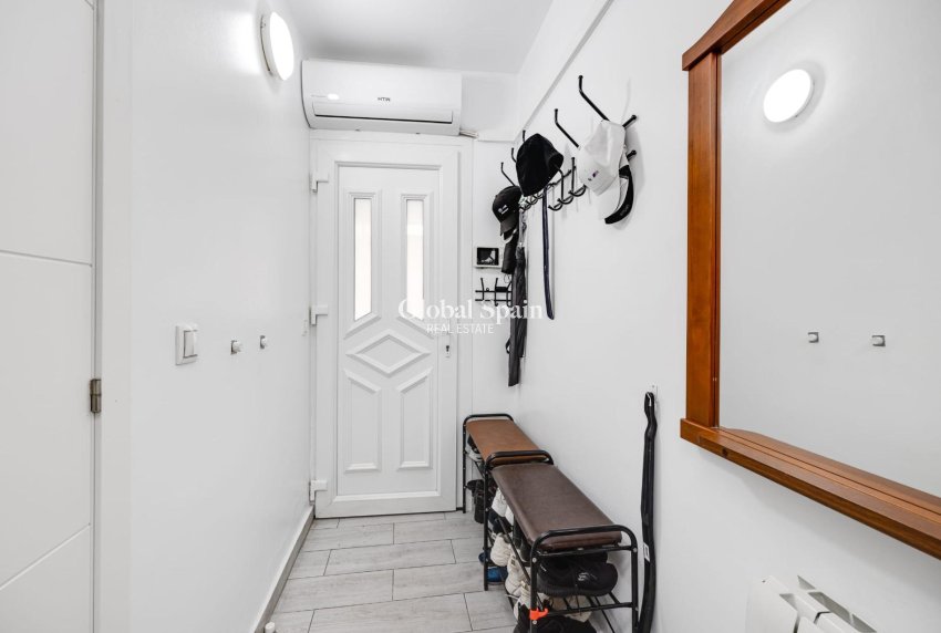 Venta - CASA -
TORREVIEJA - Calas blanca