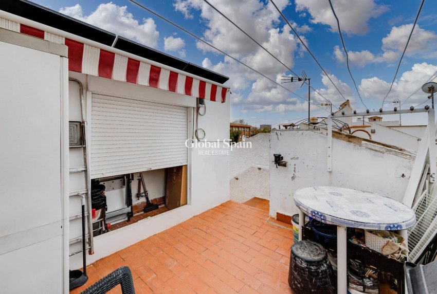 Venta - CASA -
TORREVIEJA - Calas blanca