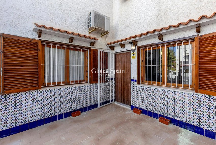 Venta - CASA -
TORREVIEJA - Calas blanca