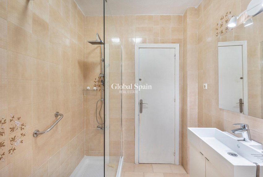 Venta - CASA -
TORREVIEJA - Calas blanca