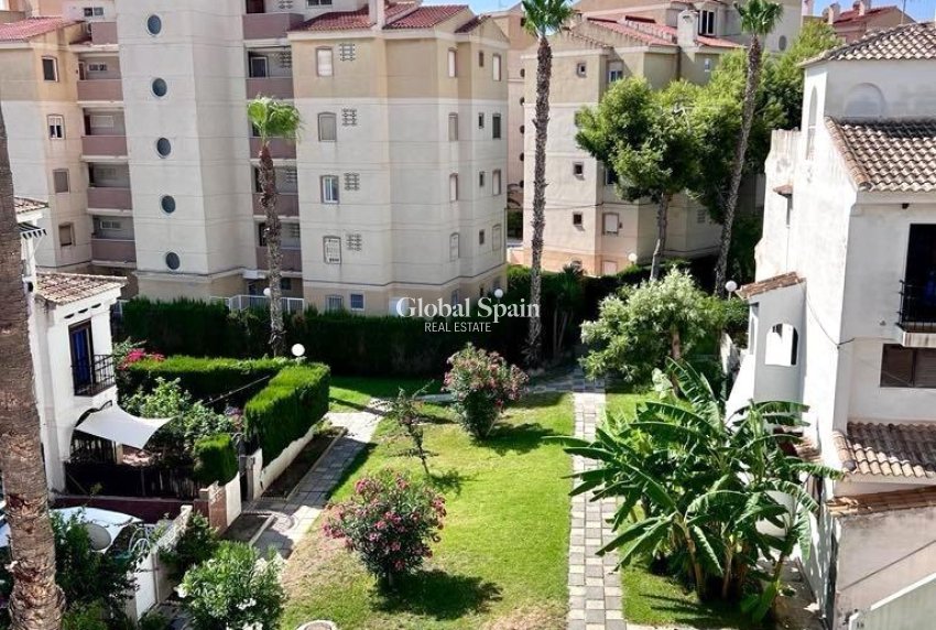 Venta - CASA -
TORREVIEJA - Calas blanca