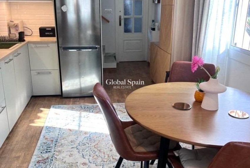 Venta - CASA -
TORREVIEJA - Calas blanca
