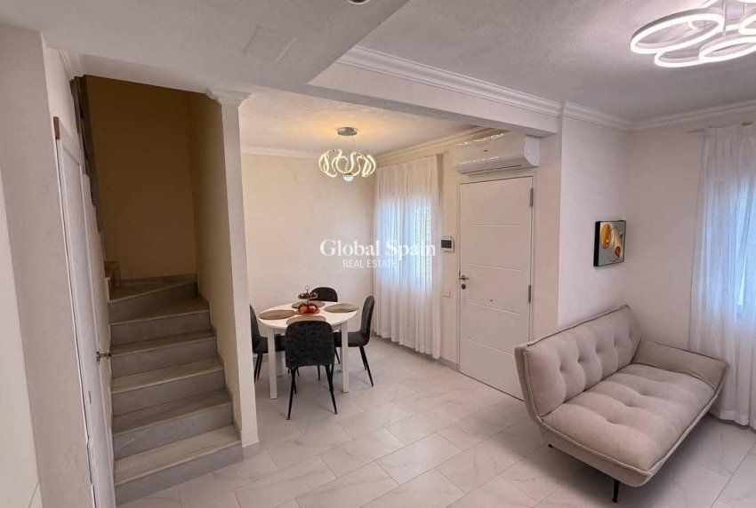 Venta - CASA -
TORREVIEJA - Calas blanca