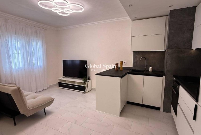 Venta - CASA -
TORREVIEJA - Calas blanca