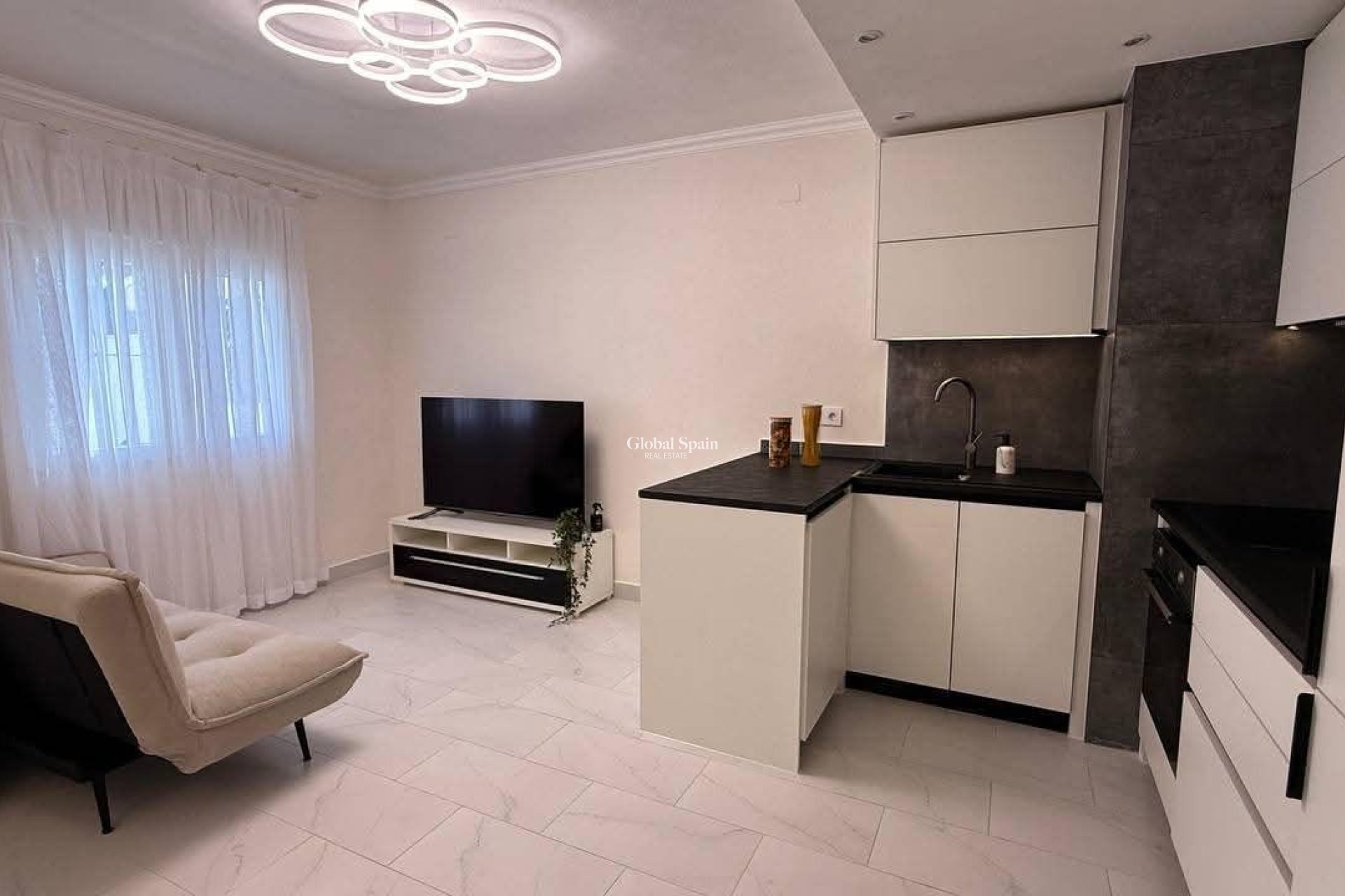 Venta - CASA -
TORREVIEJA - Calas blanca
