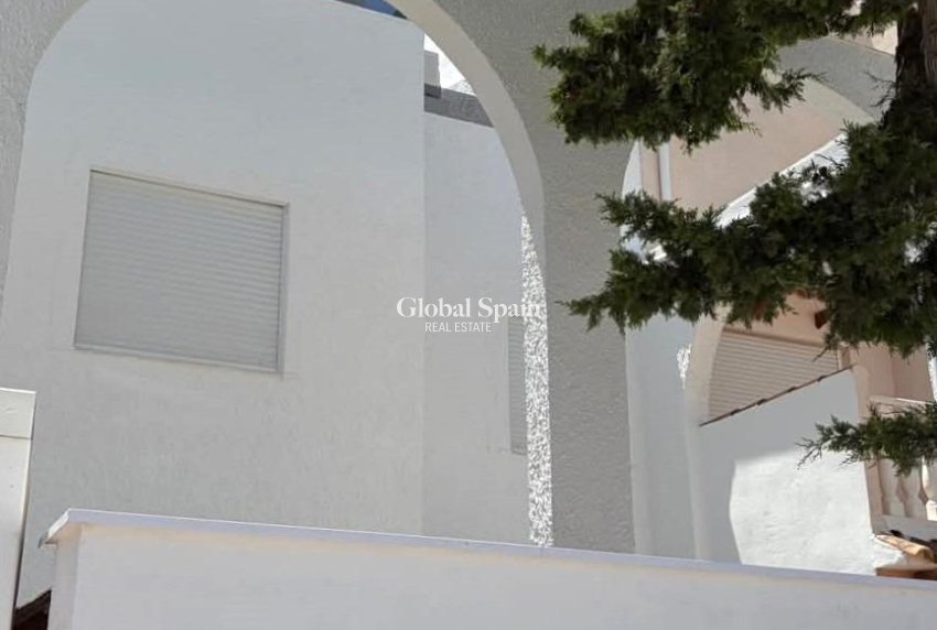 Venta - CASA -
TORREVIEJA - Calas blanca