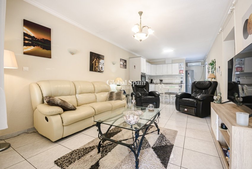 Venta - CASA -
TORREVIEJA - Calas Blancas