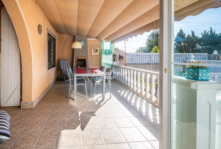 Venta - CASA -
TORREVIEJA - Calas Blancas