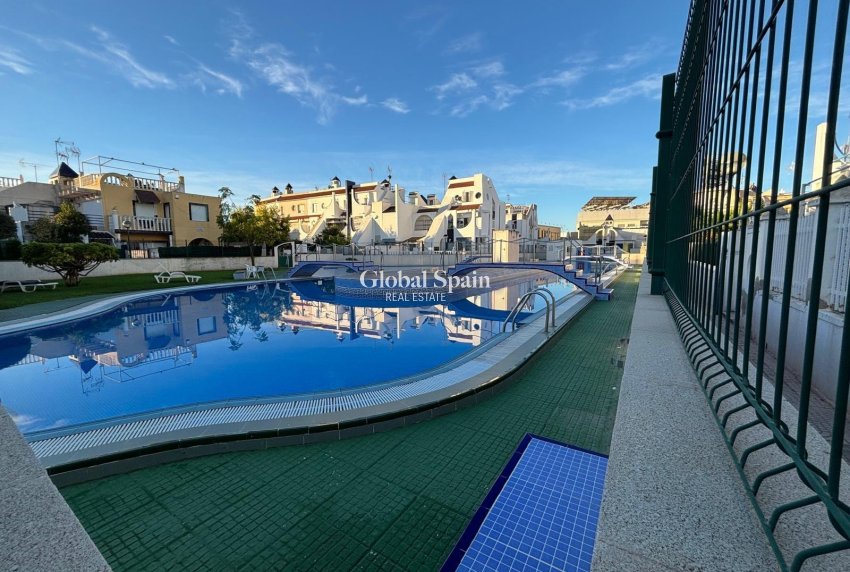 Venta - CASA -
TORREVIEJA - Carrefour