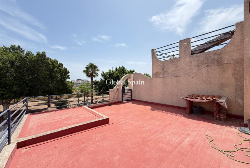 Venta - CASA -
TORREVIEJA - Carrefour