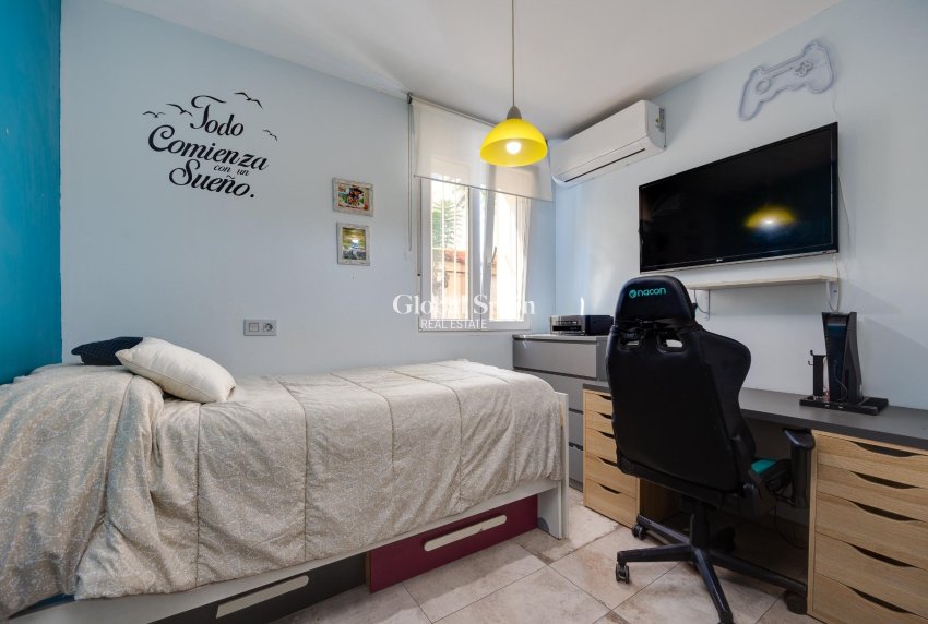 Venta - CASA -
TORREVIEJA - Center