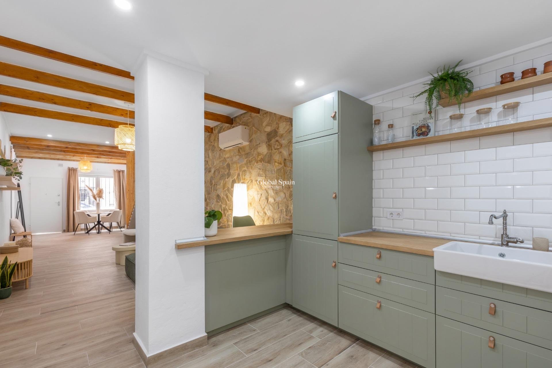 Venta - CASA -
TORREVIEJA - Centro - Muelle Pesquero