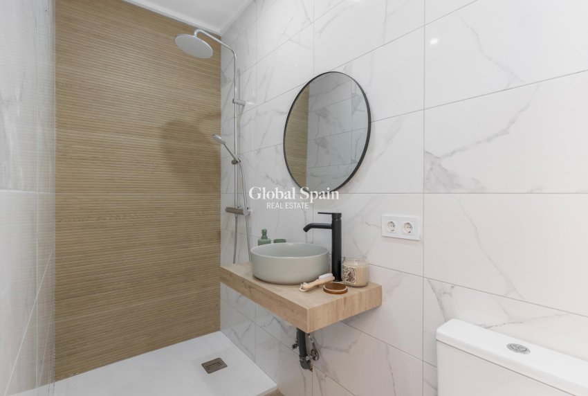 Venta - CASA -
TORREVIEJA - Centro - Muelle Pesquero