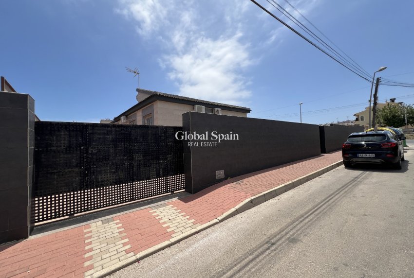 Venta - CASA -
TORREVIEJA - Costa Blanca Sur